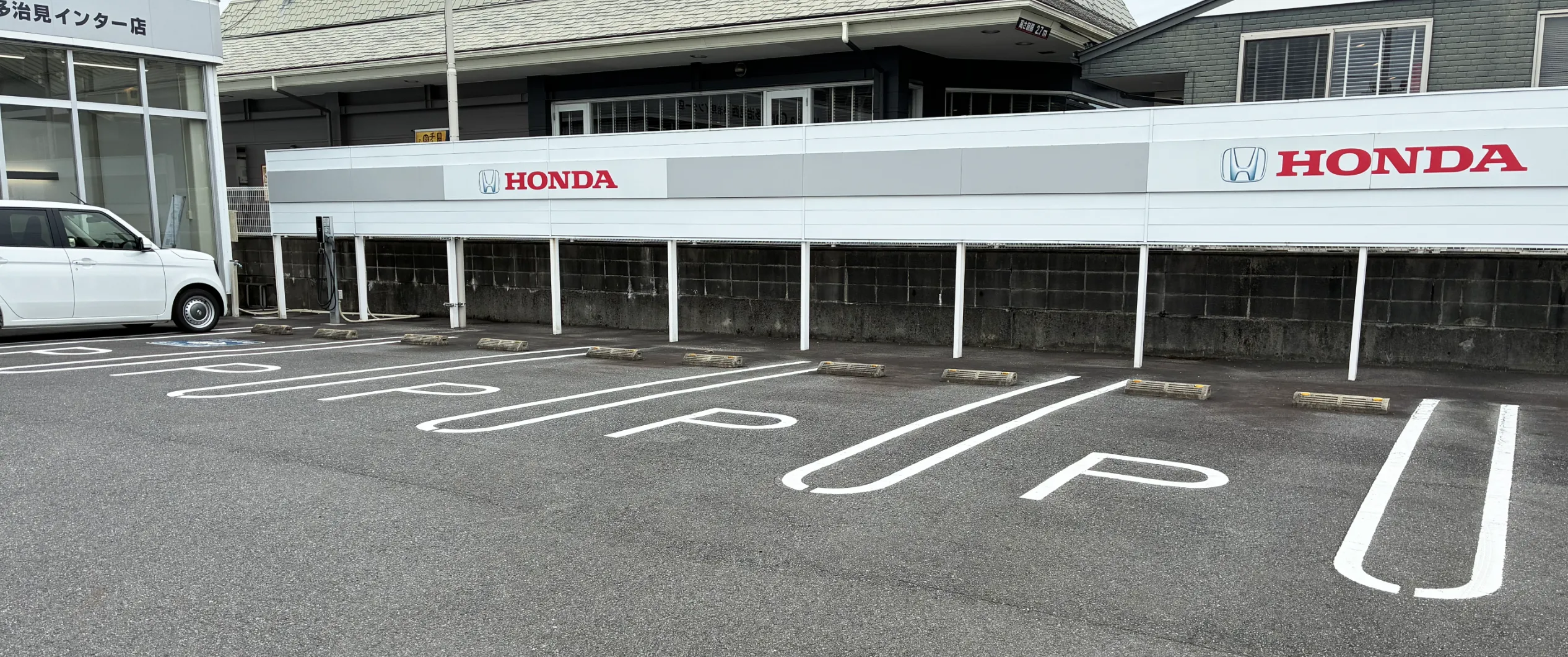 ガラス製 HONDA車型オブジェ 透明 非売品 多治見インター店 | Honda Cars 岐阜 | Honda正規ディーラー
